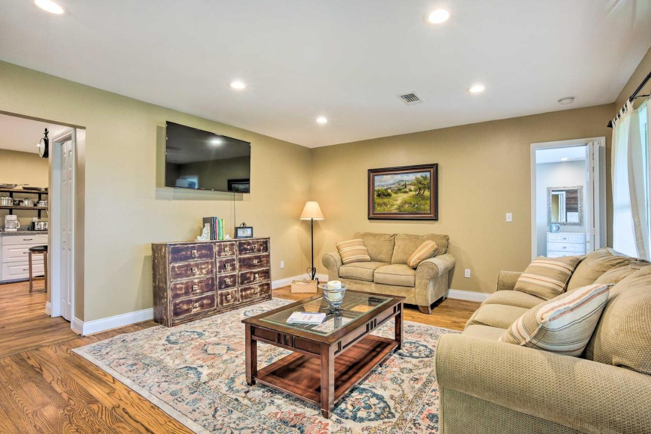 The Gathering Place Brenham Home On 6 Acres 外观 照片